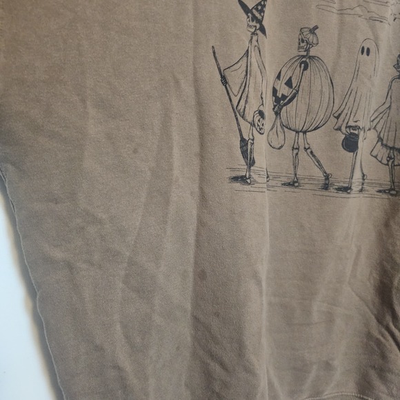 AE Halloween Graphic Skeleton Halloween Crewneck XXL Camel Sweatshirt Soft Cozy - Picture 4 of 9